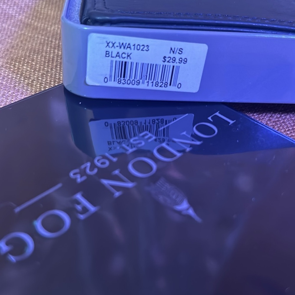 London Fog Black Passcase/Wallet PU Comes with Tin Case - Picture 3 of 8